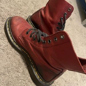 Burgundy dr. Martins